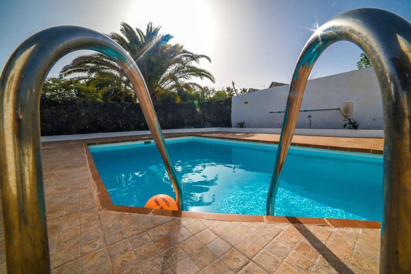 Agradable Y Familiar Con Piscina Casa Inima Villa ปลายาบลังกา ภายนอก รูปภาพ