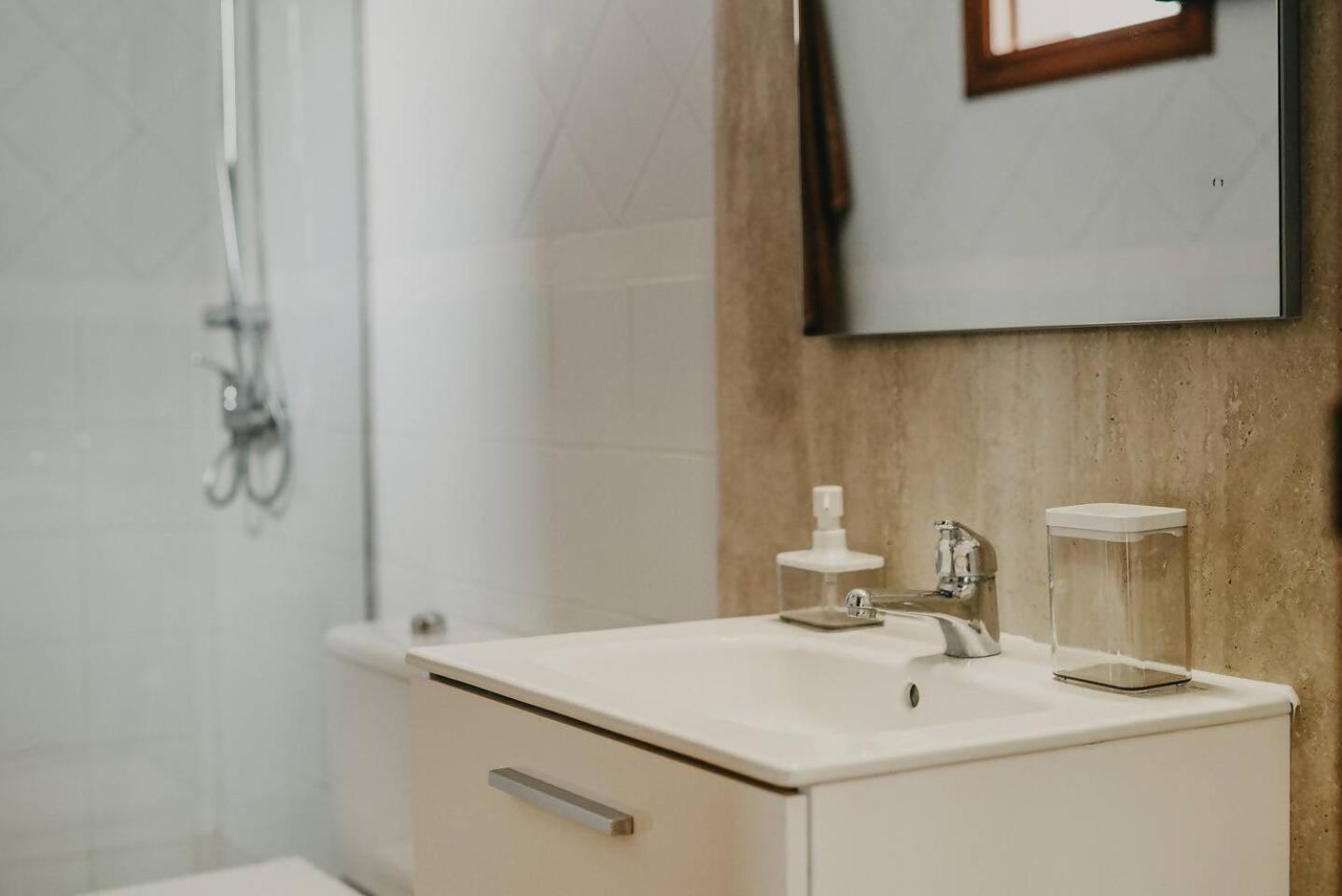 Agradable Y Familiar Con Piscina Casa Inima Villa ปลายาบลังกา ภายนอก รูปภาพ