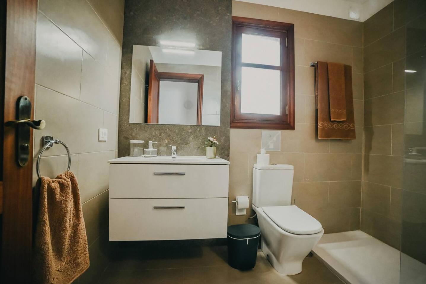 Agradable Y Familiar Con Piscina Casa Inima Villa ปลายาบลังกา ภายนอก รูปภาพ