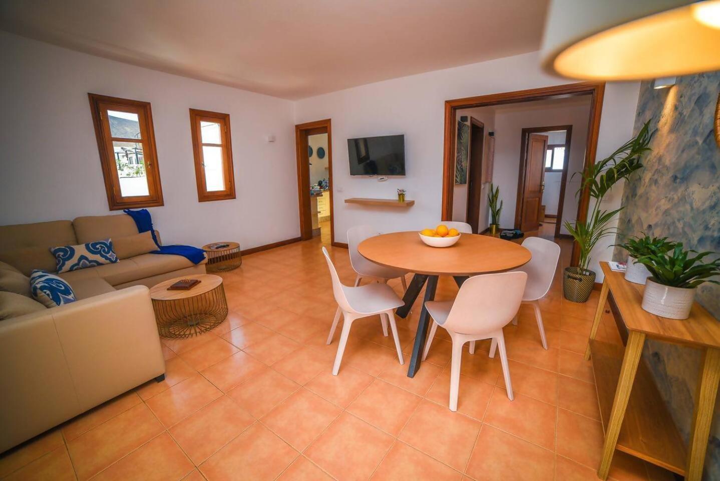 Agradable Y Familiar Con Piscina Casa Inima Villa ปลายาบลังกา ภายนอก รูปภาพ
